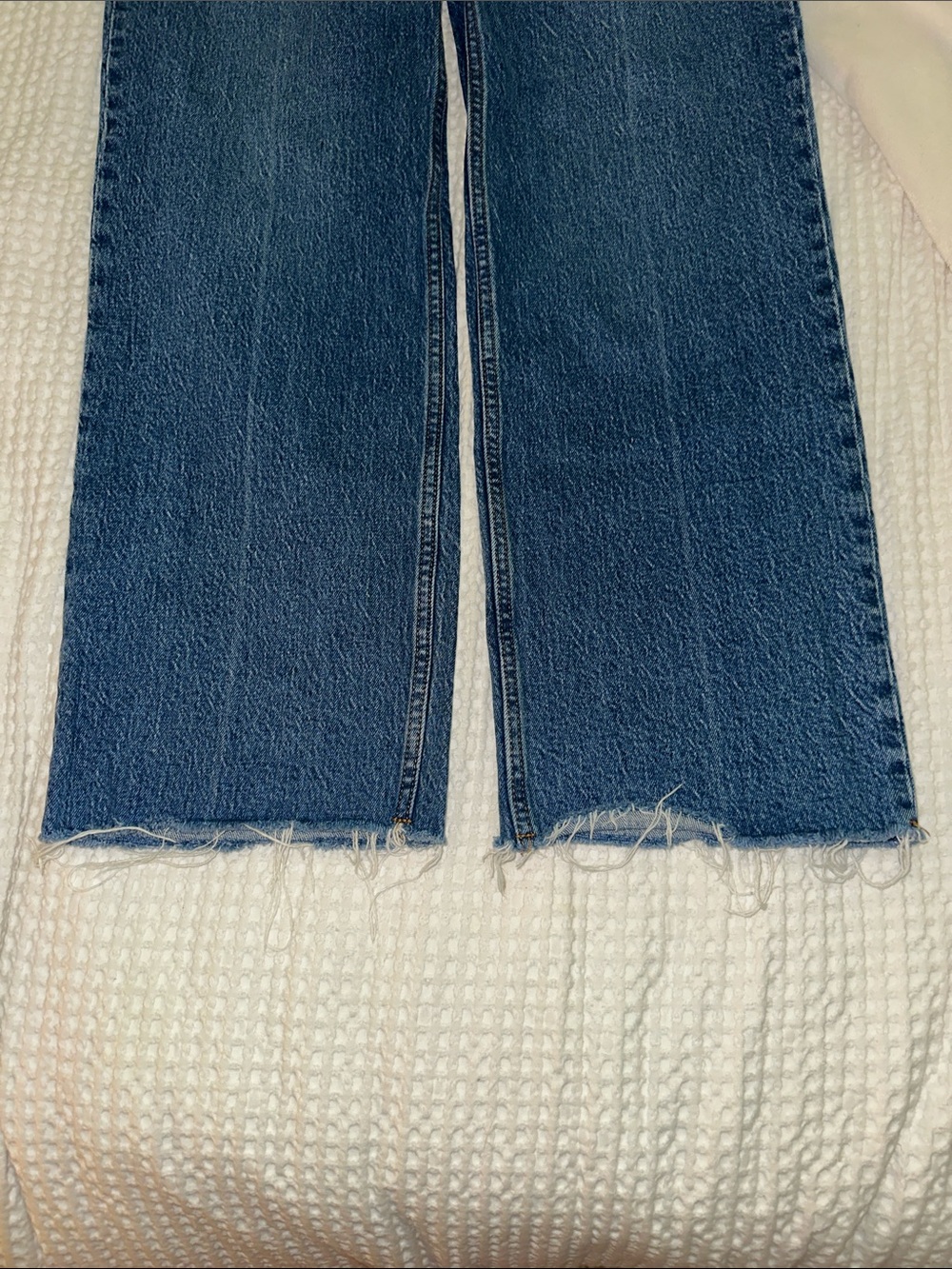 Abercrombie & Fitch 90s high rise jeans. SHORT - Picture 6 of 6